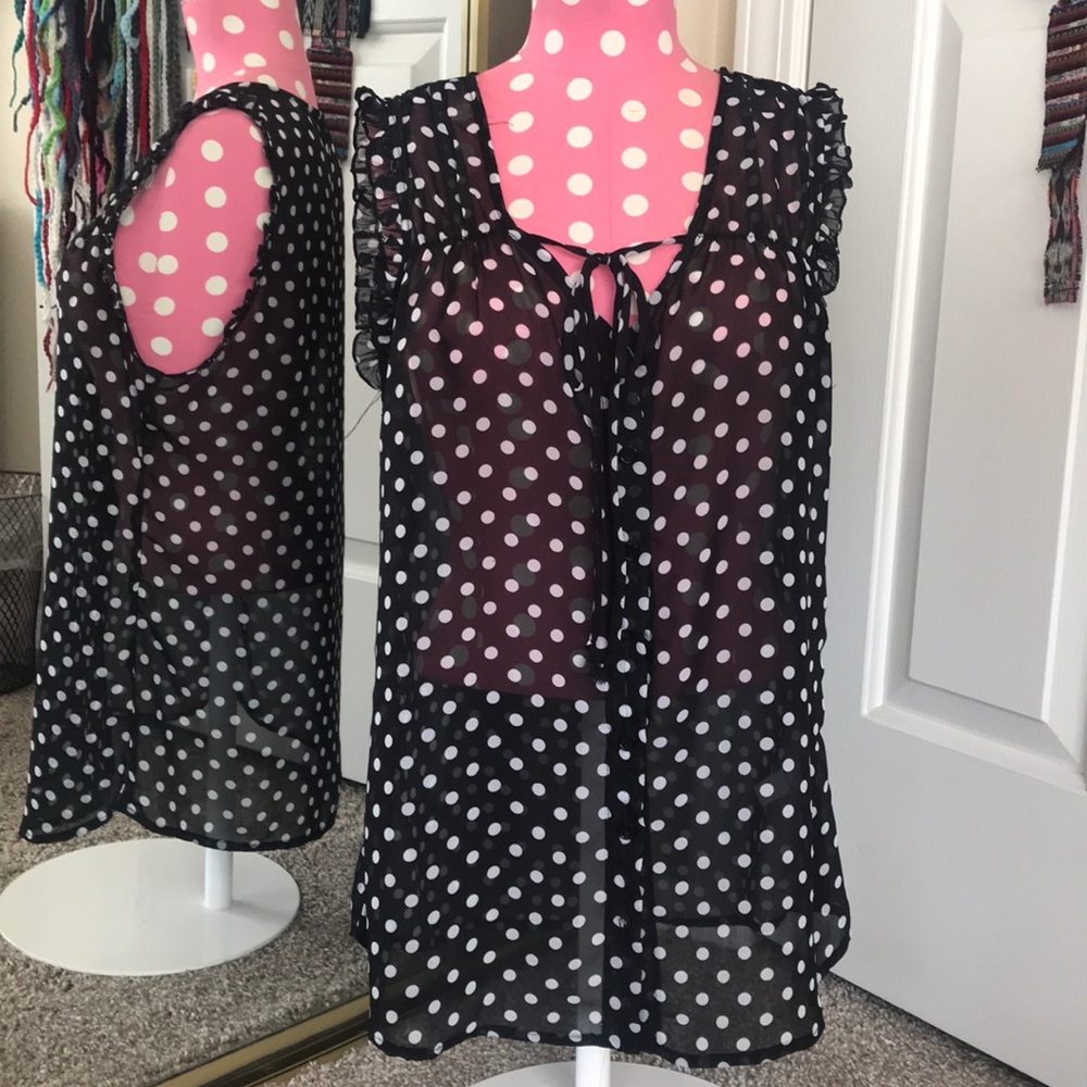 Maurice’s black & white polka dot sleeveless top
